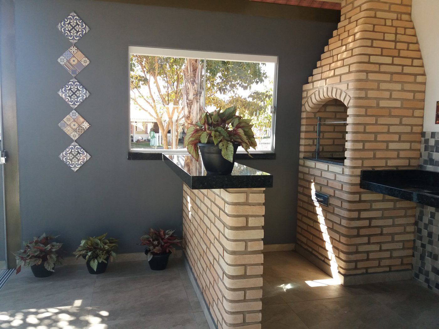 Quiosque com forno a lenha